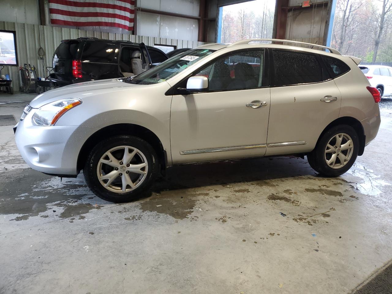 NISSAN ROGUE S 2011