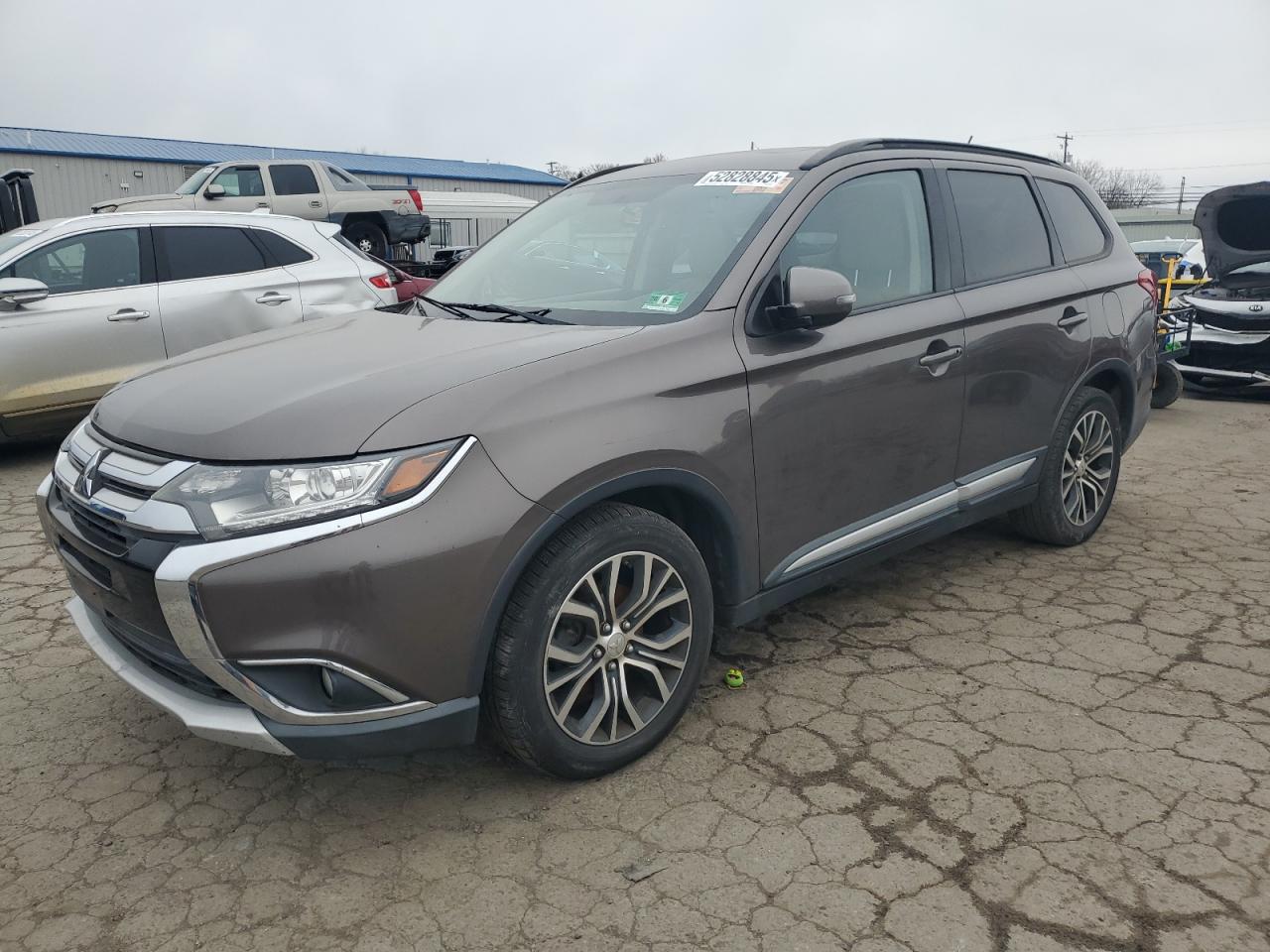 MITSUBISHI OUTLANDER 2016