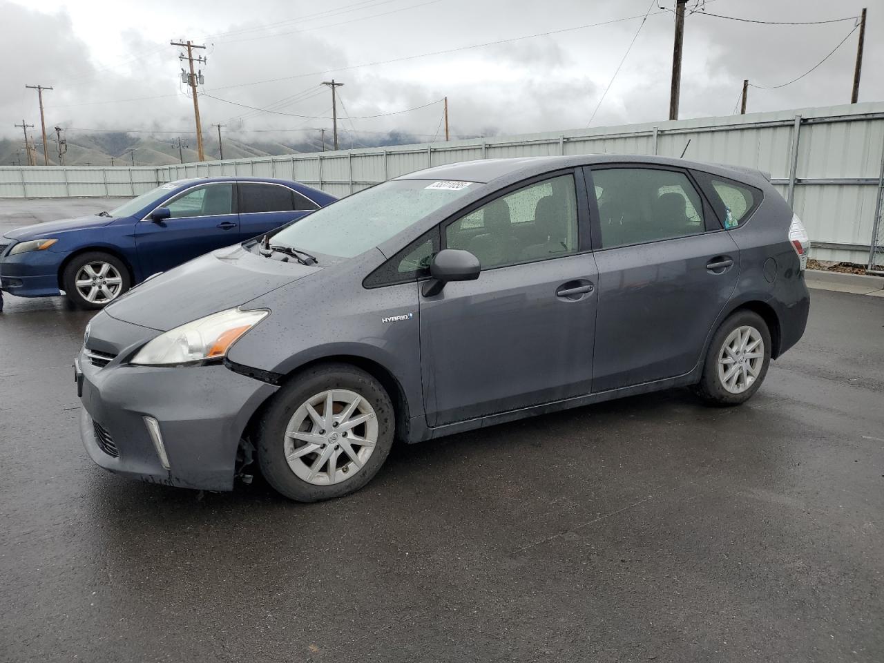TOYOTA PRIUS V 2012