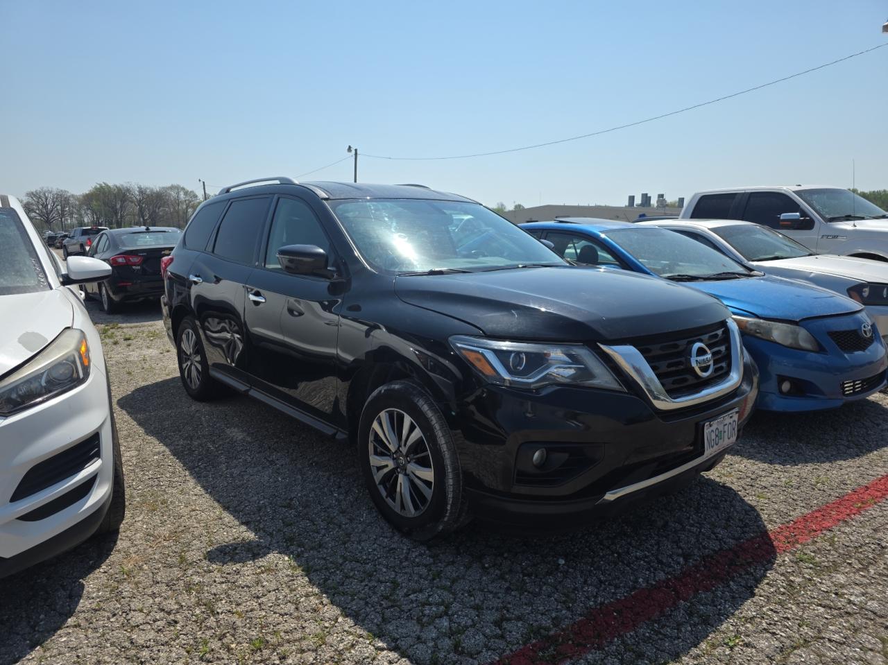 NISSAN PATHFINDER 2019