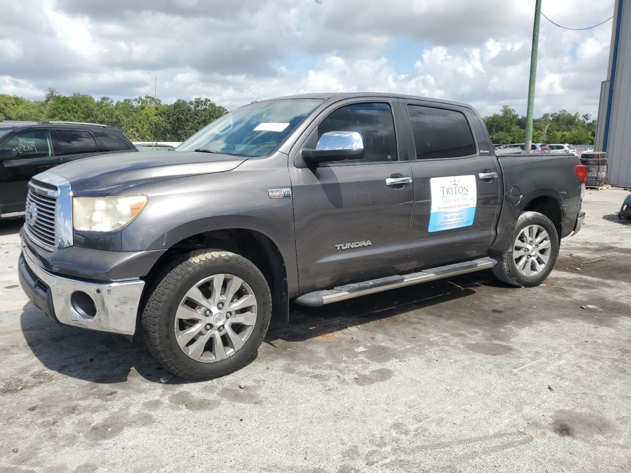 TOYOTA TUNDRA CRE 2011