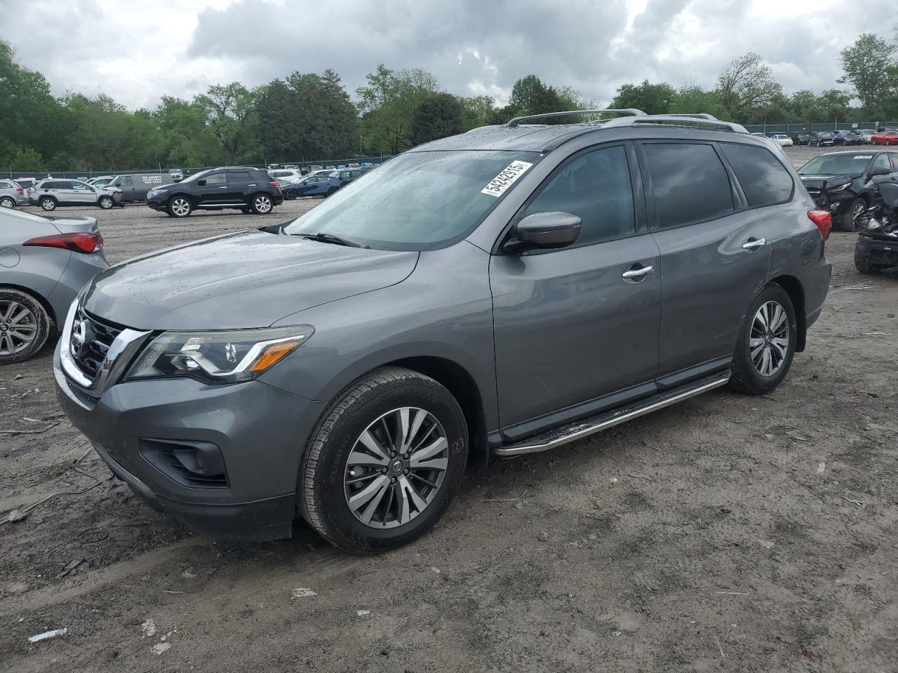 NISSAN PATHFINDER 2017