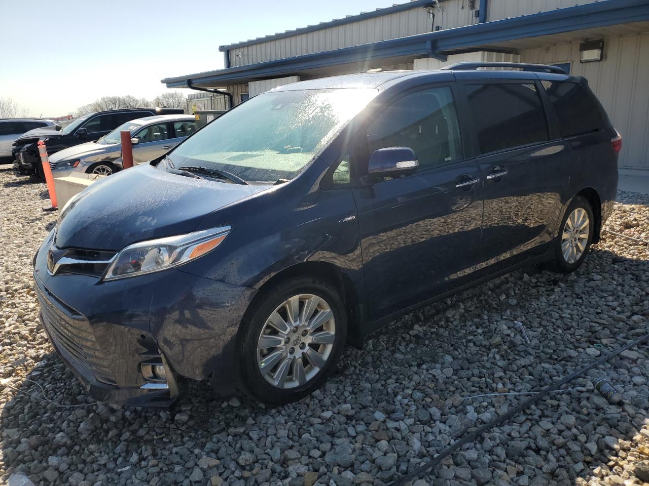 TOYOTA SIENNA XLE 2020