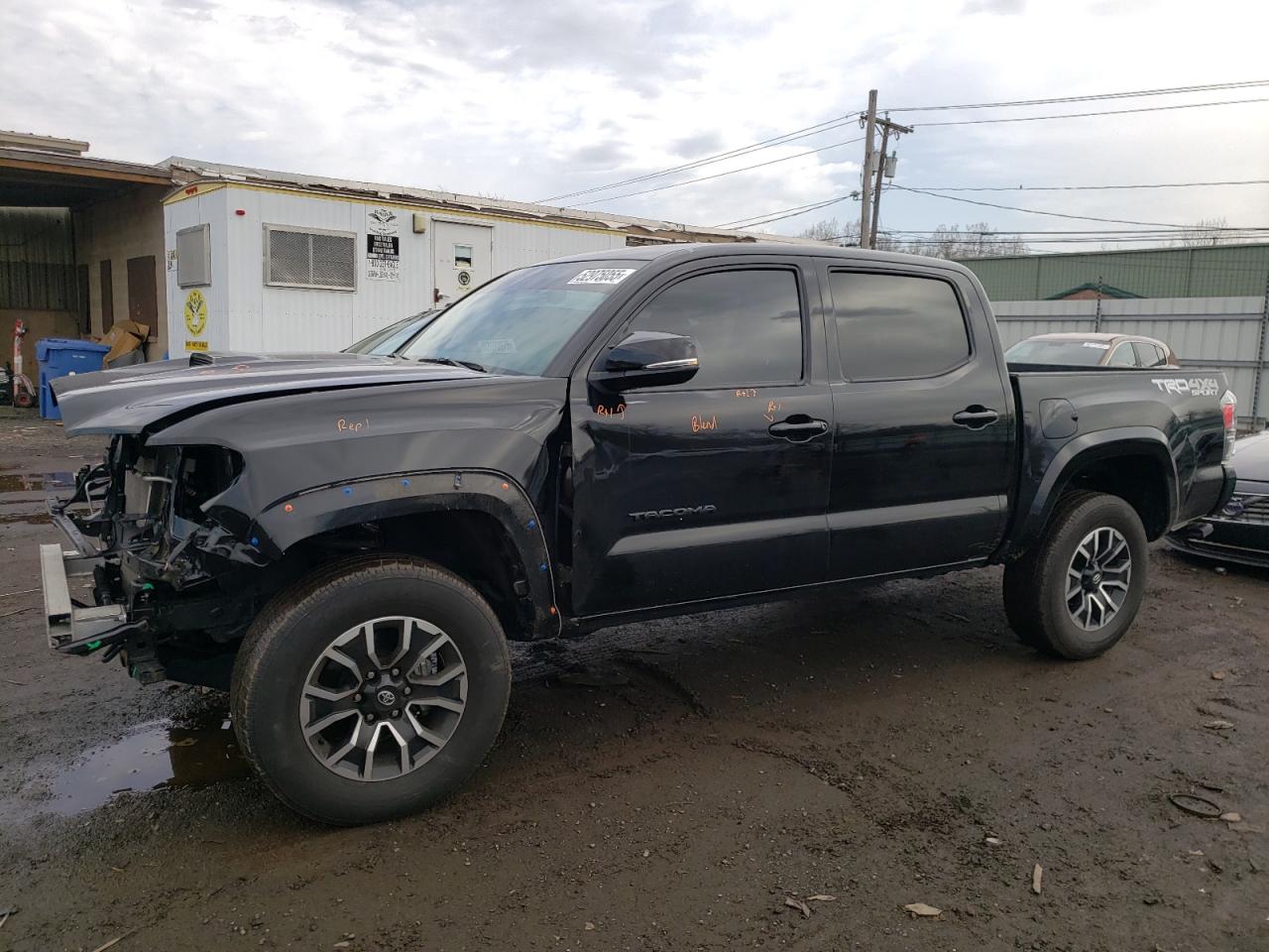 TOYOTA TACOMA DOU 2023
