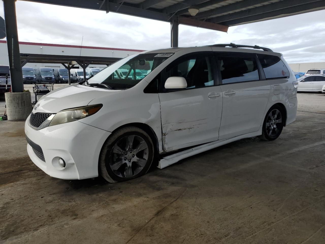 TOYOTA SIENNA SPO 2012