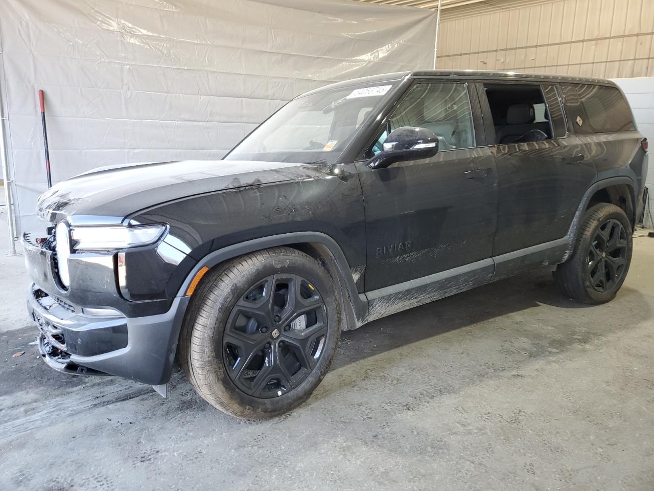 RIVIAN R1S ADVENT 2025