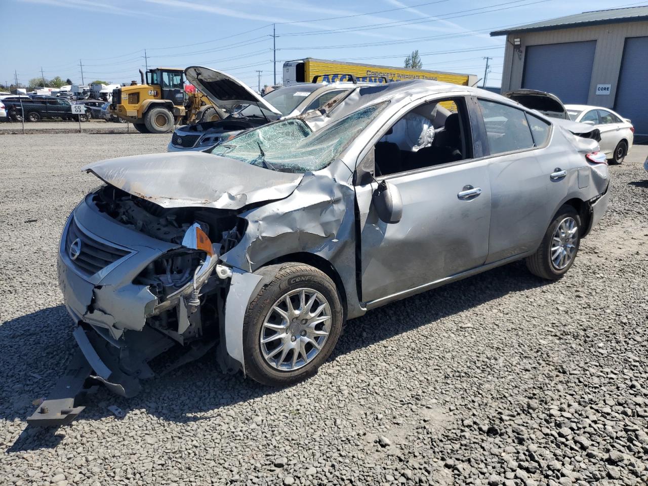 NISSAN VERSA S 2012