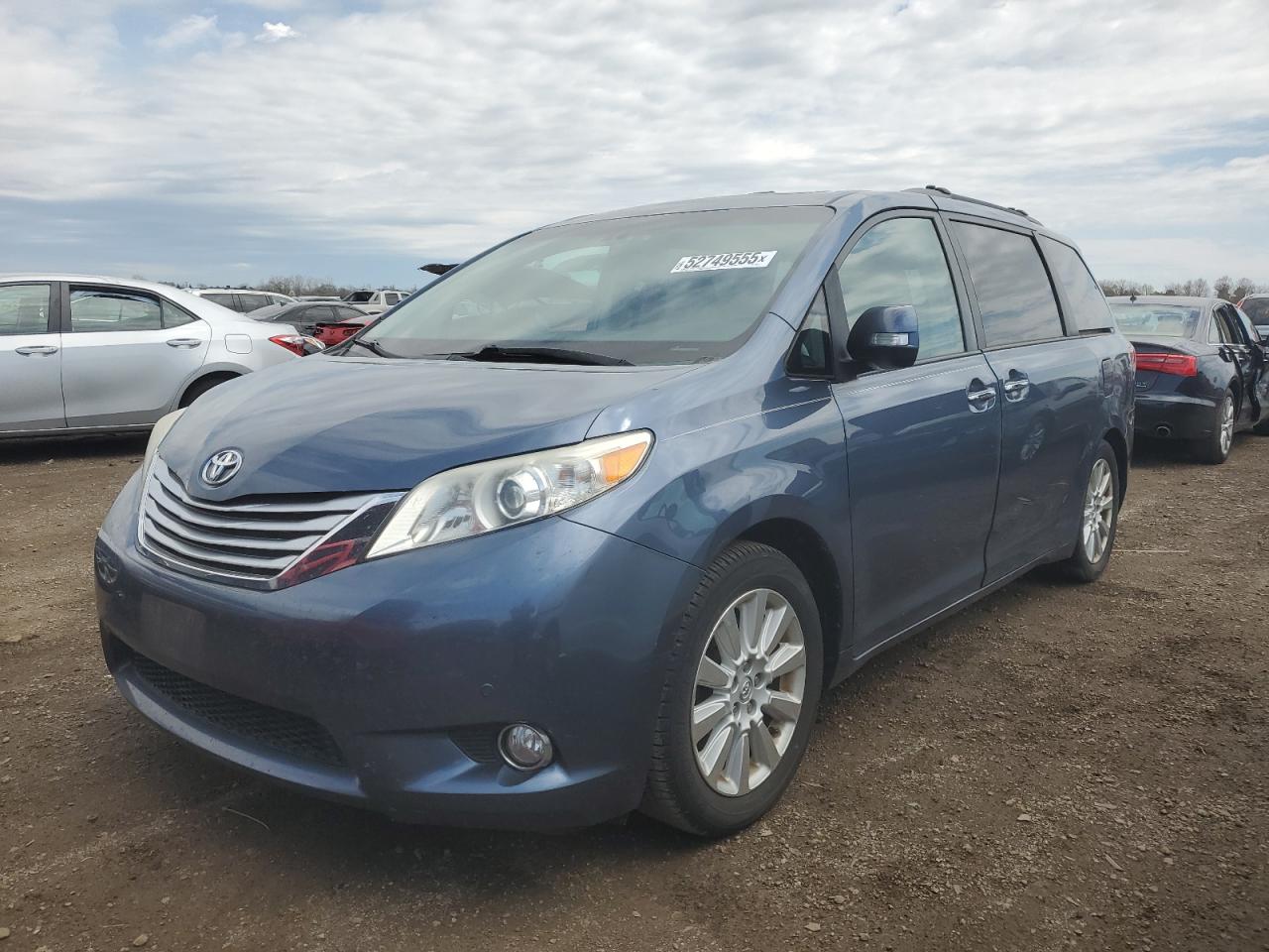 TOYOTA SIENNA XLE 2014