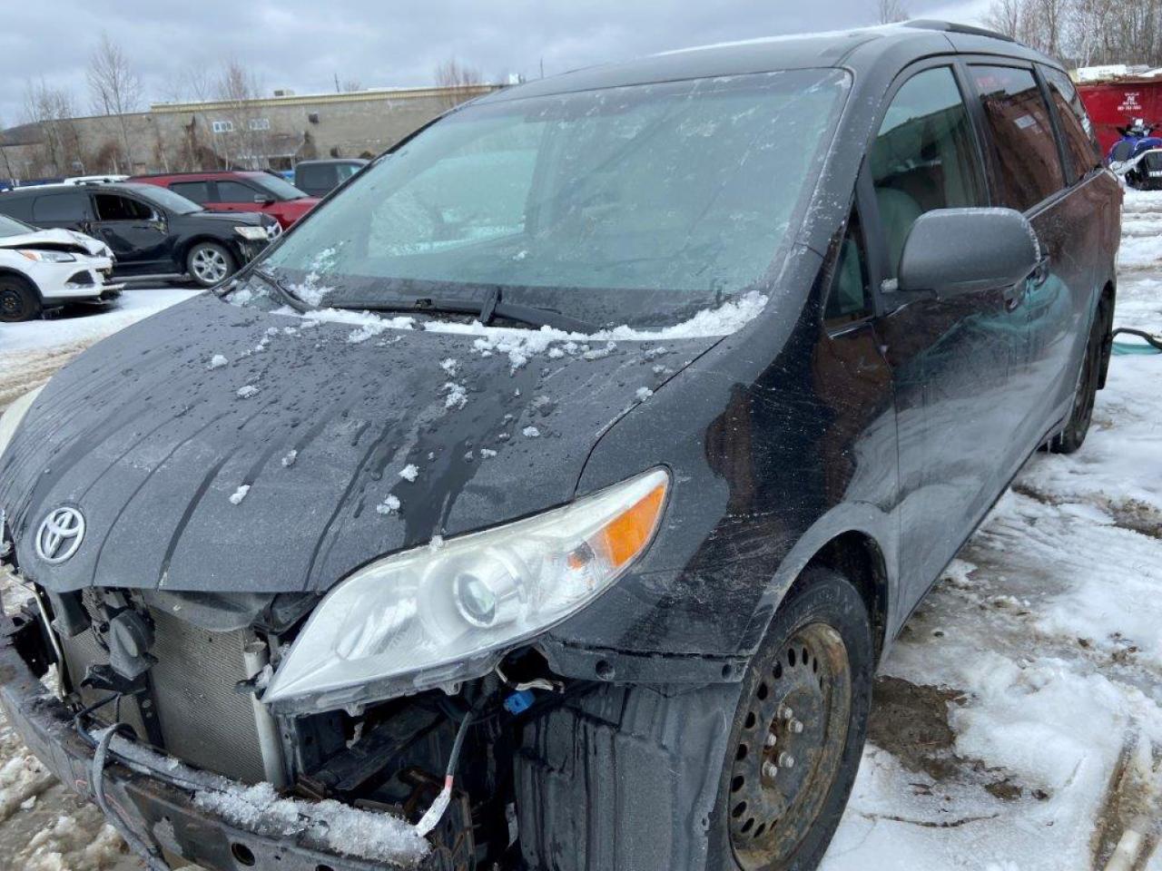 TOYOTA SIENNA 2015