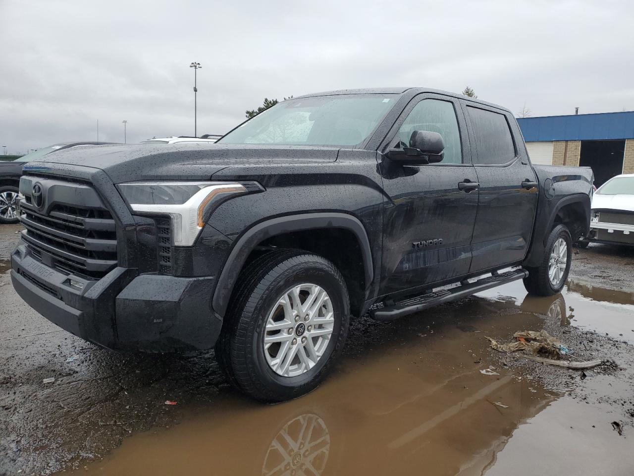 TOYOTA TUNDRA CRE 2024