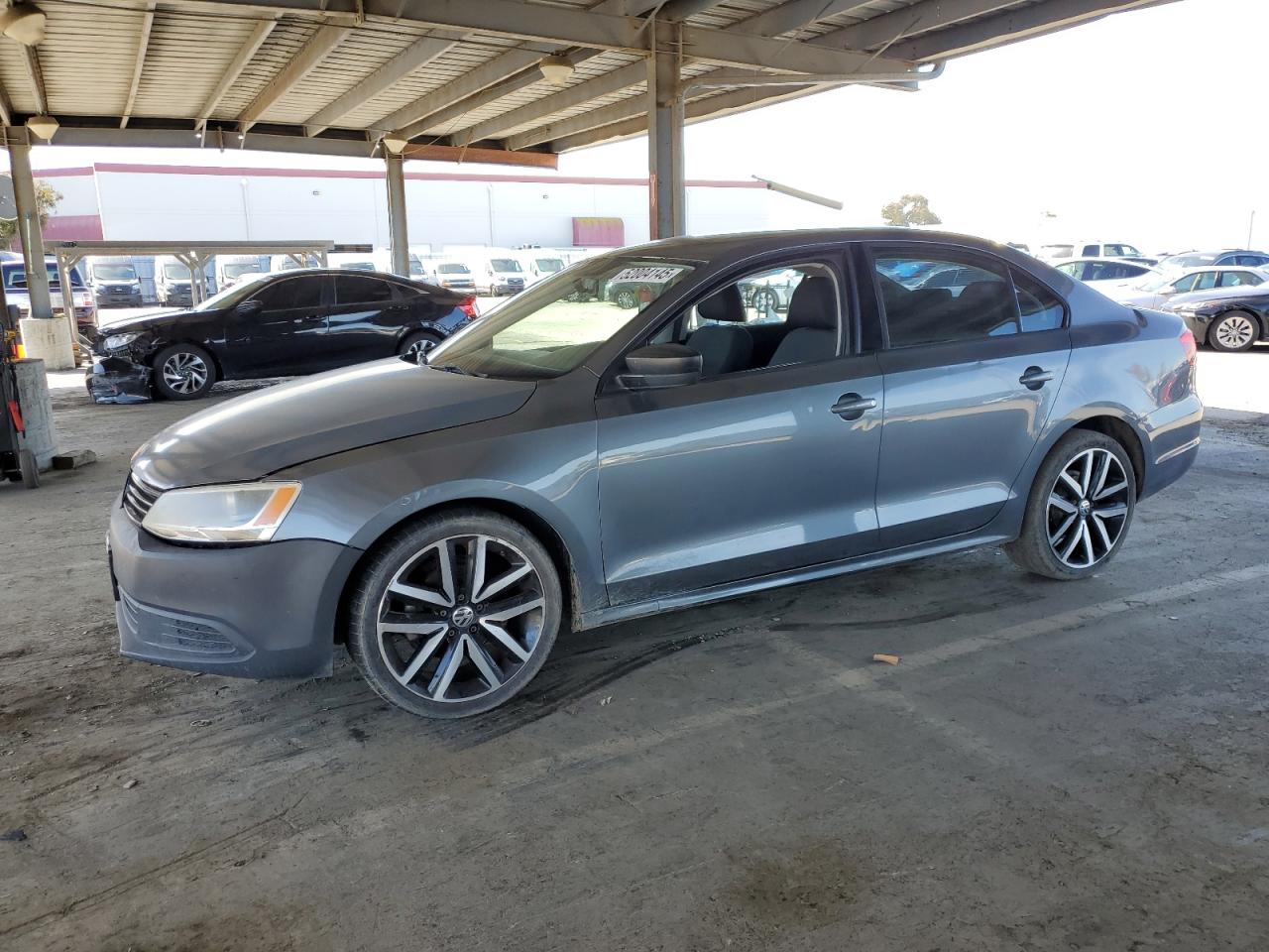 VOLKSWAGEN JETTA BASE 2012