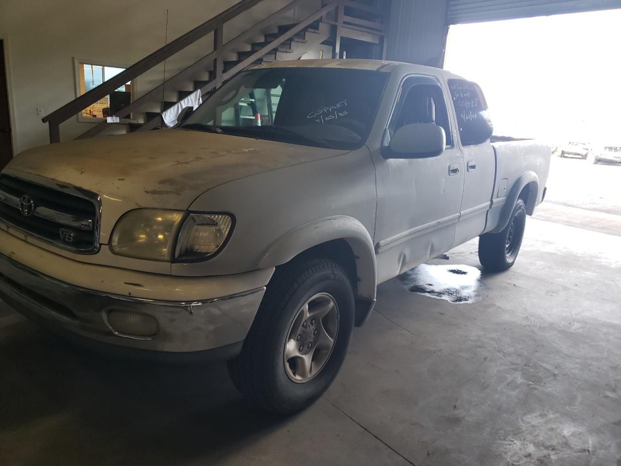 TOYOTA TUNDRA ACC 2000
