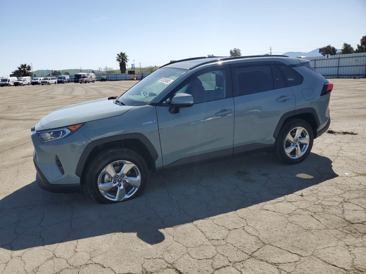 TOYOTA RAV4 XLE P 2021