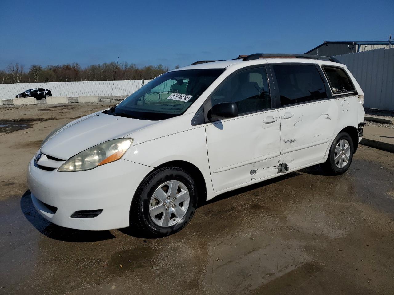 TOYOTA SIENNA LE 2007
