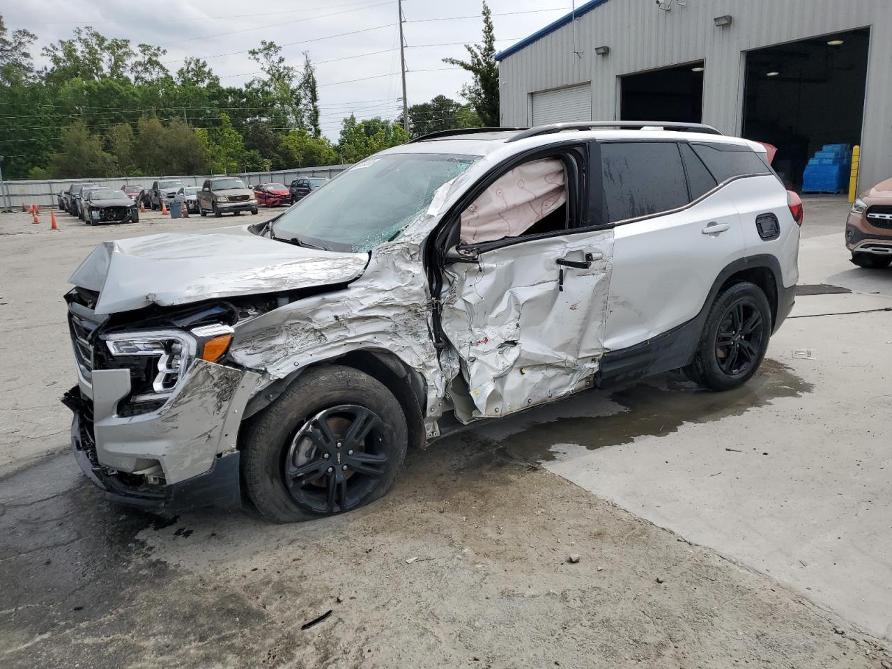 GMC TERRAIN AT 2022