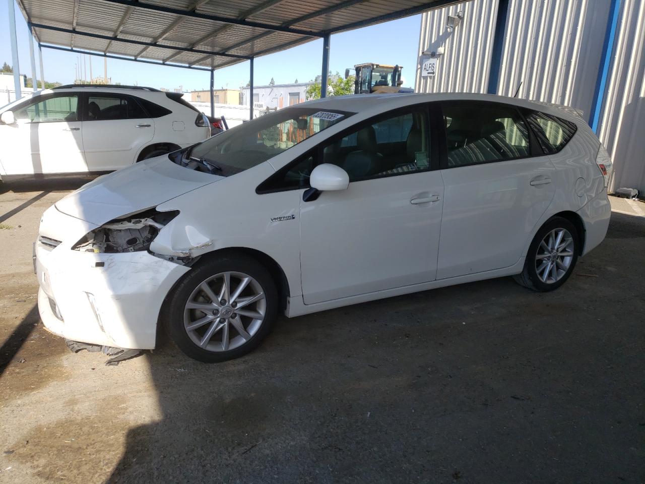 TOYOTA PRIUS V 2013