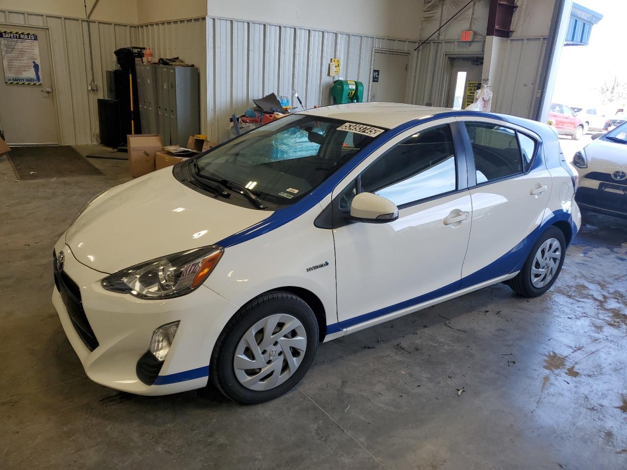 TOYOTA PRIUS C 2016