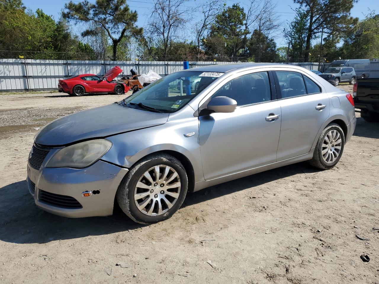 SUZUKI KIZASHI SE 2013