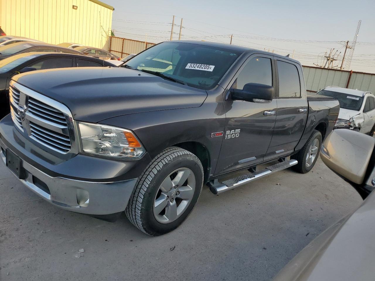 RAM 1500 SLT 2015