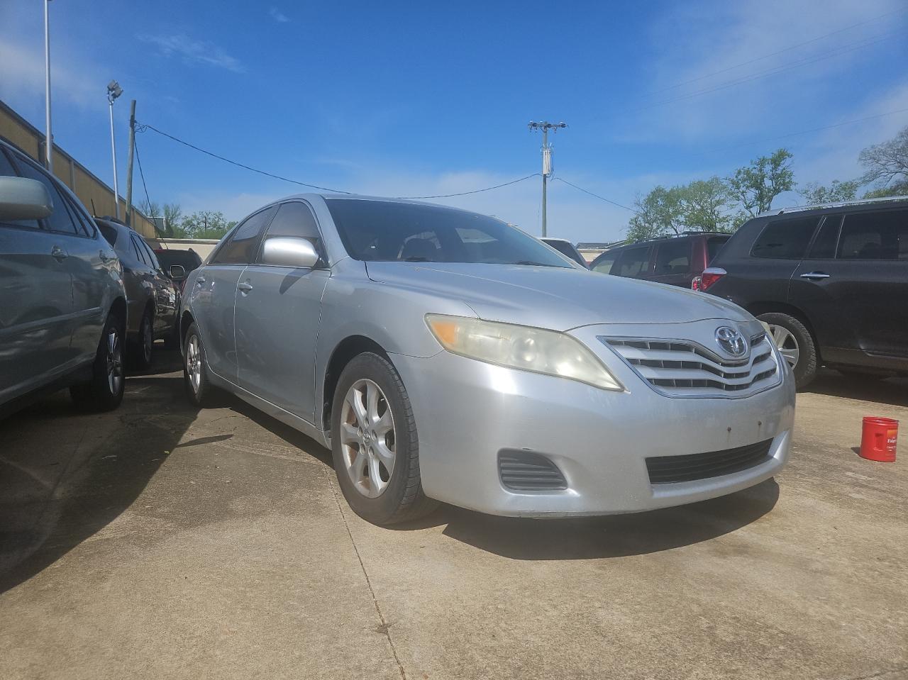 TOYOTA CAMRY BASE 2011