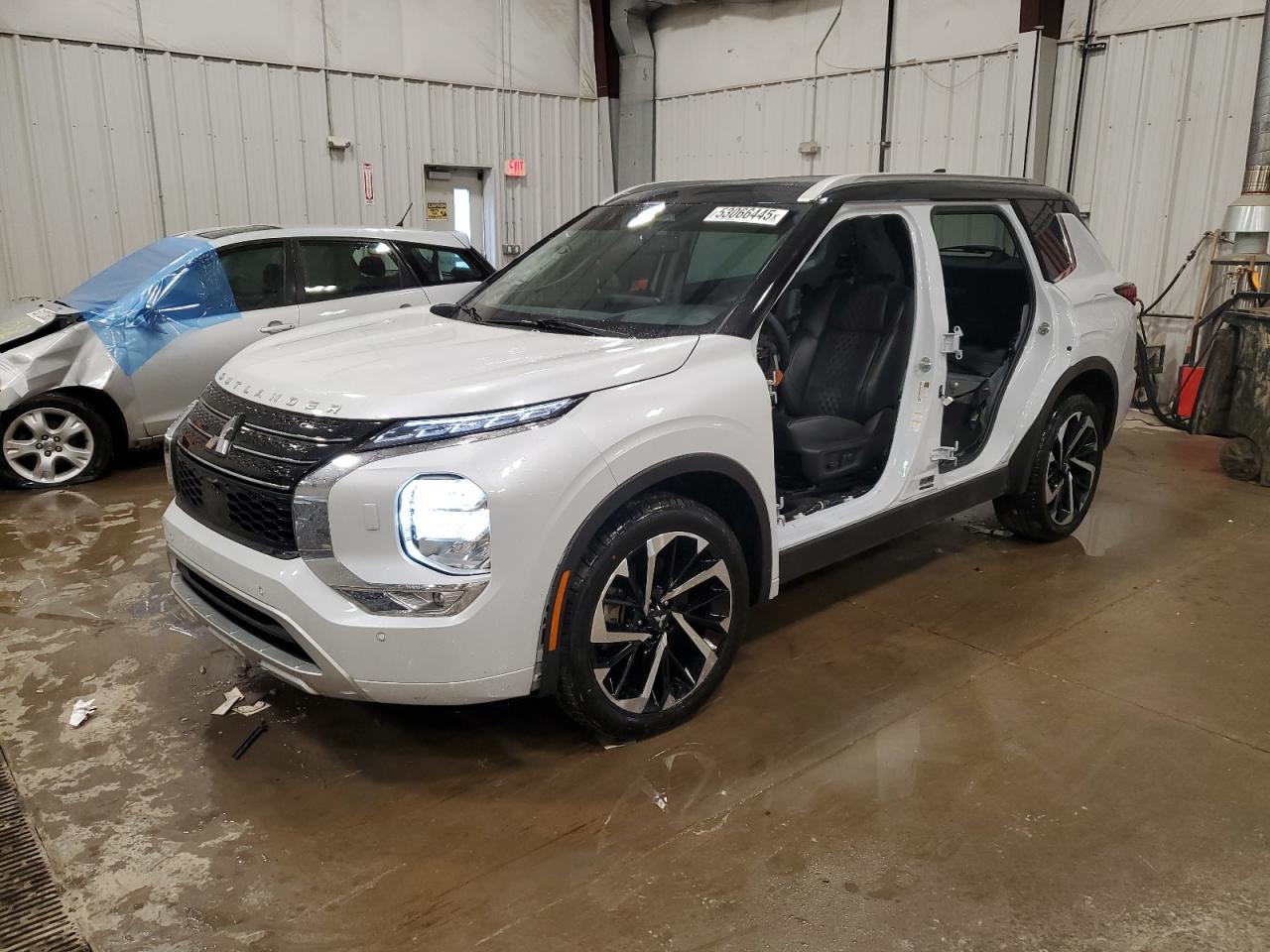 MITSUBISHI OUTLANDER 2023