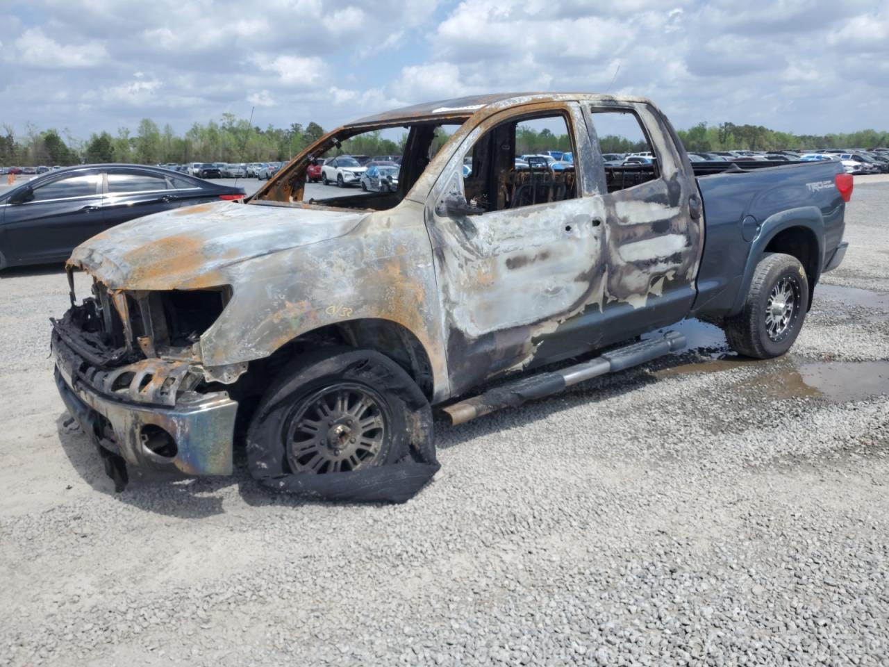 TOYOTA TUNDRA DOU 2010