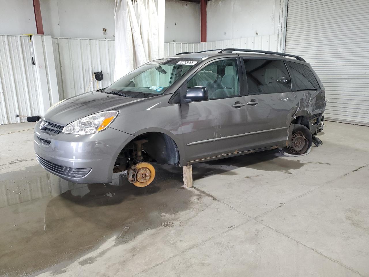 TOYOTA SIENNA CE 2005