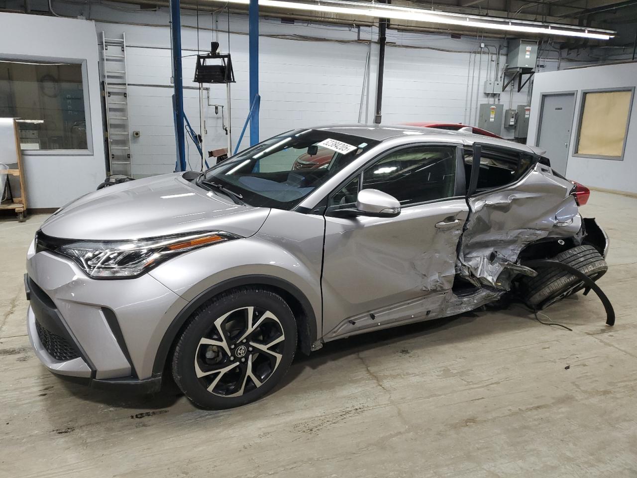 TOYOTA C-HR XLE 2020