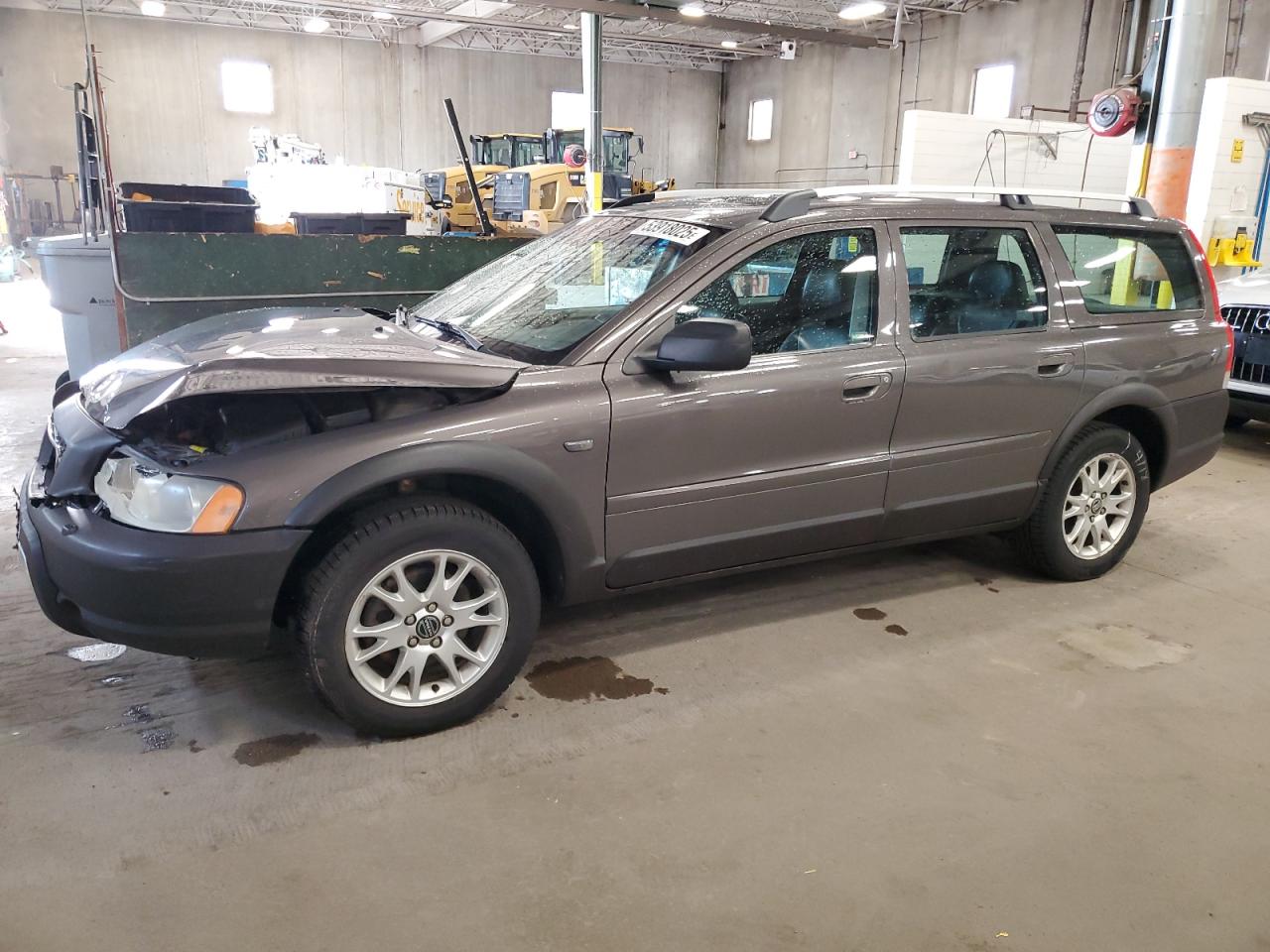 VOLVO XC70 2005