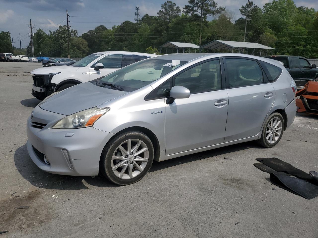 TOYOTA PRIUS V 2012