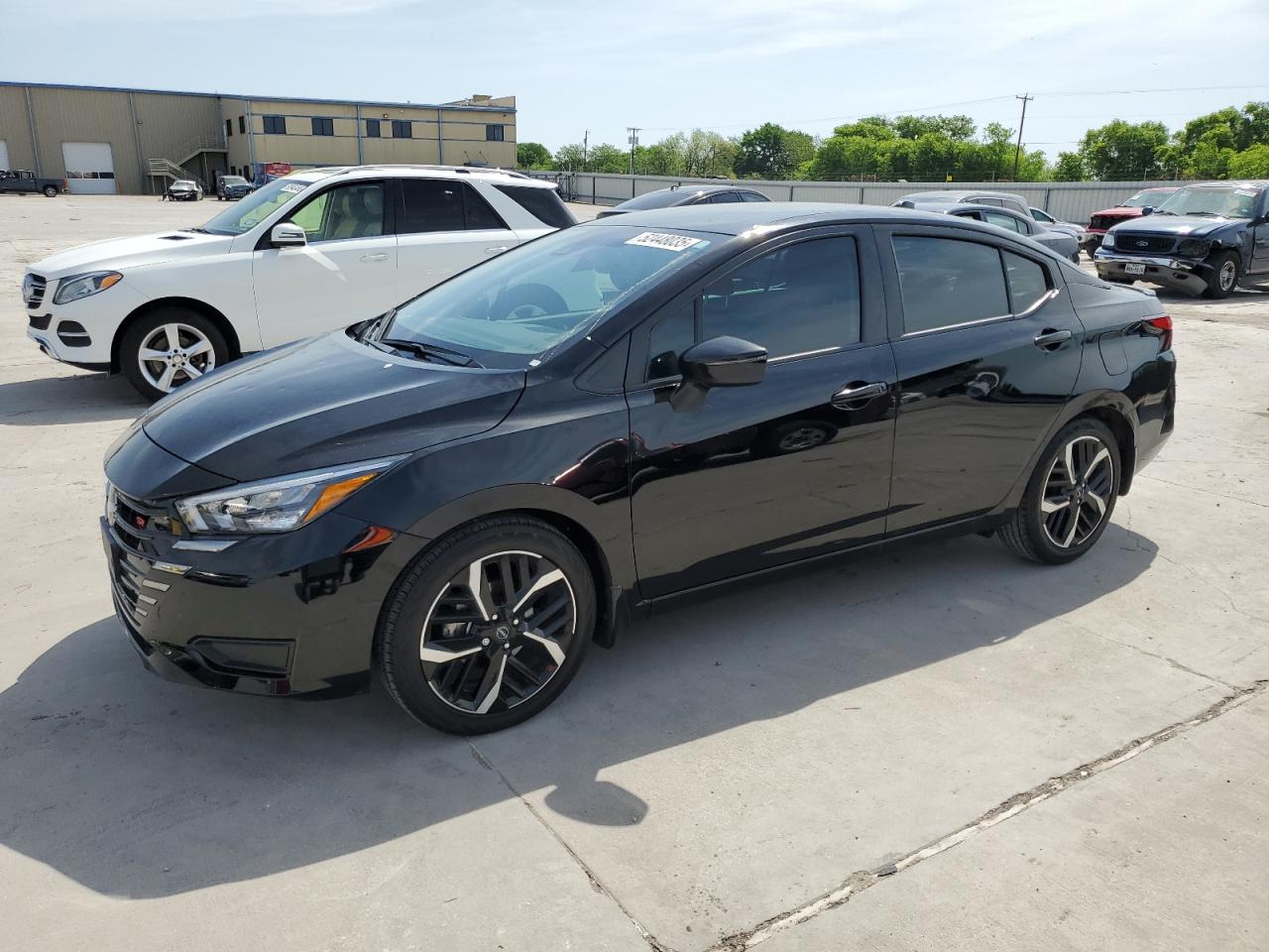 NISSAN VERSA SR 2023