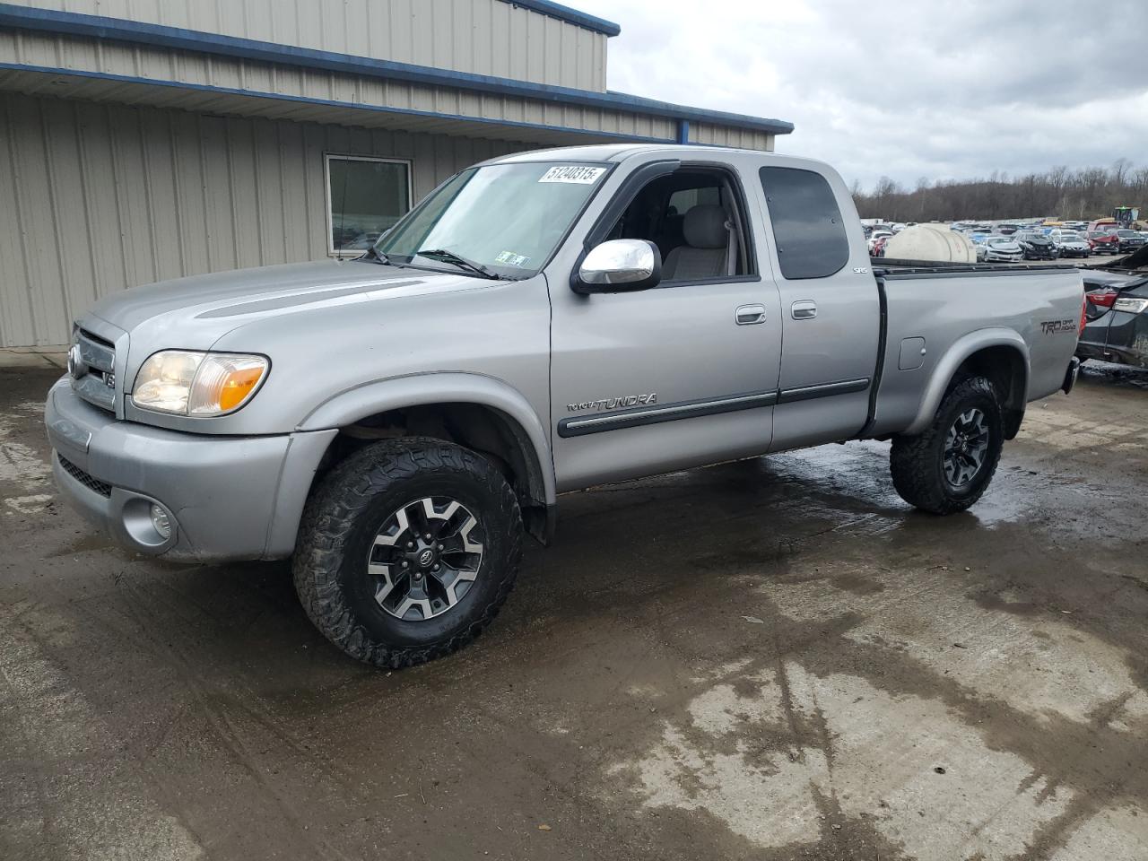 TOYOTA TUNDRA ACC 2006