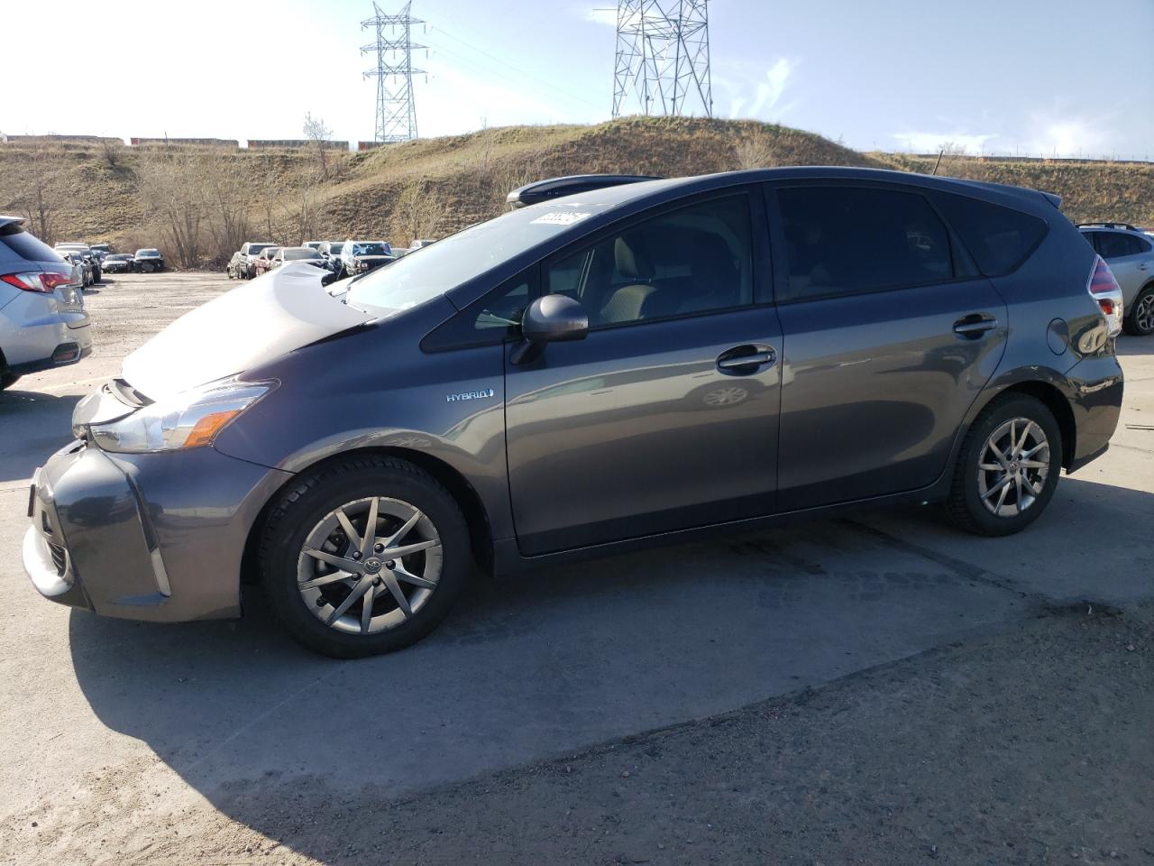 TOYOTA PRIUS V 2017