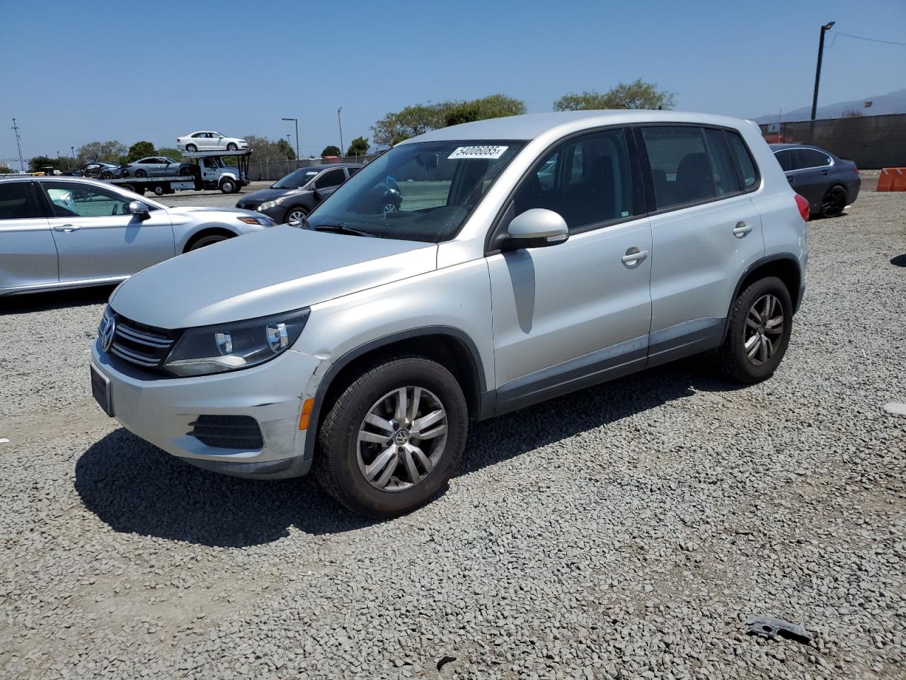 VOLKSWAGEN TIGUAN S 2013