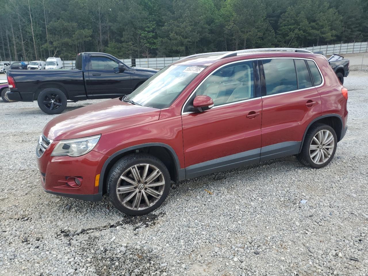 VOLKSWAGEN TIGUAN S 2011