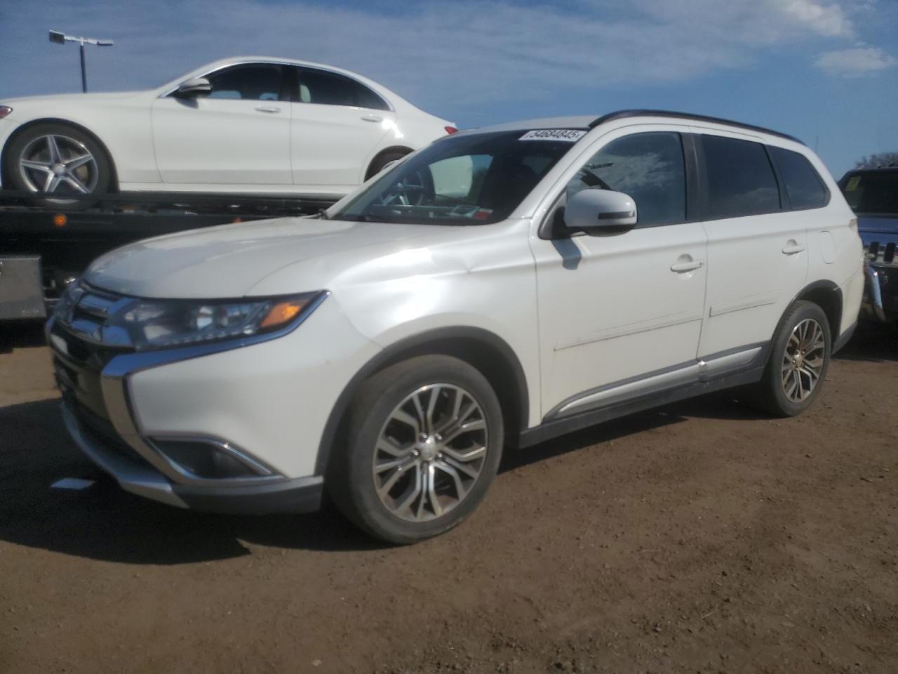 MITSUBISHI OUTLANDER 2016