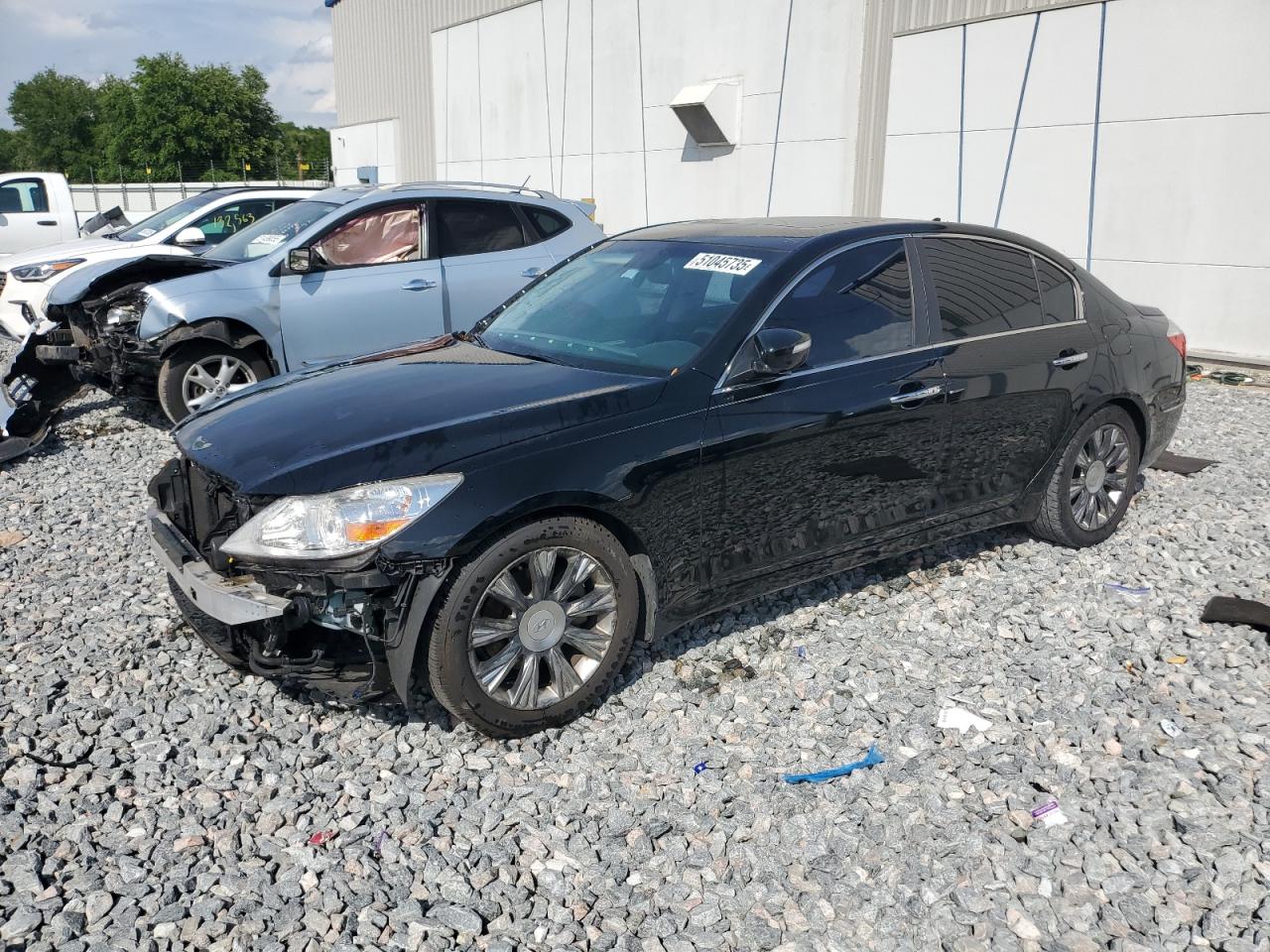 HYUNDAI GENESIS 3. 2011
