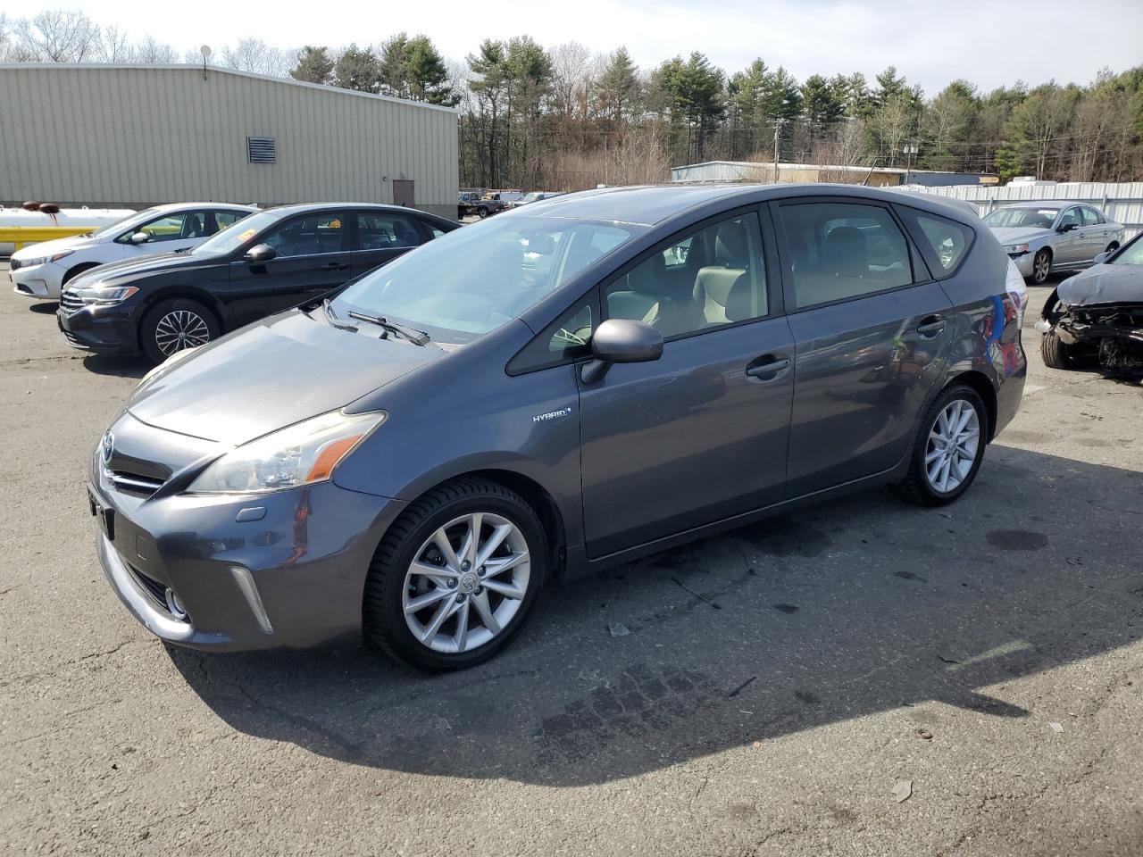 TOYOTA PRIUS V 2013
