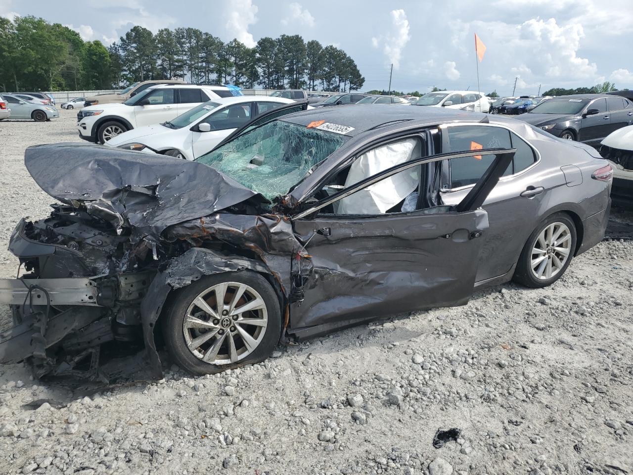 TOYOTA CAMRY LE 2021