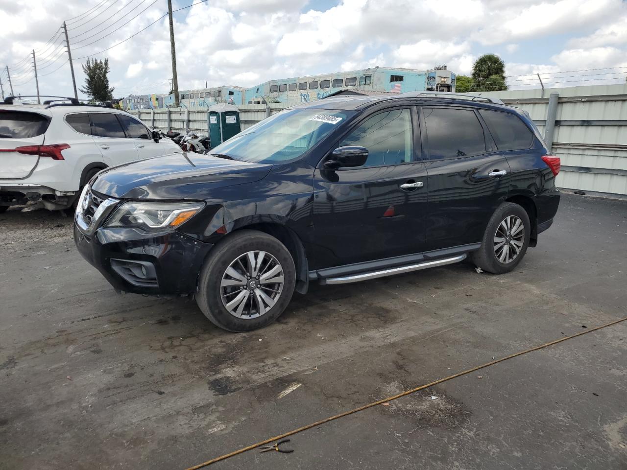 NISSAN PATHFINDER 2018