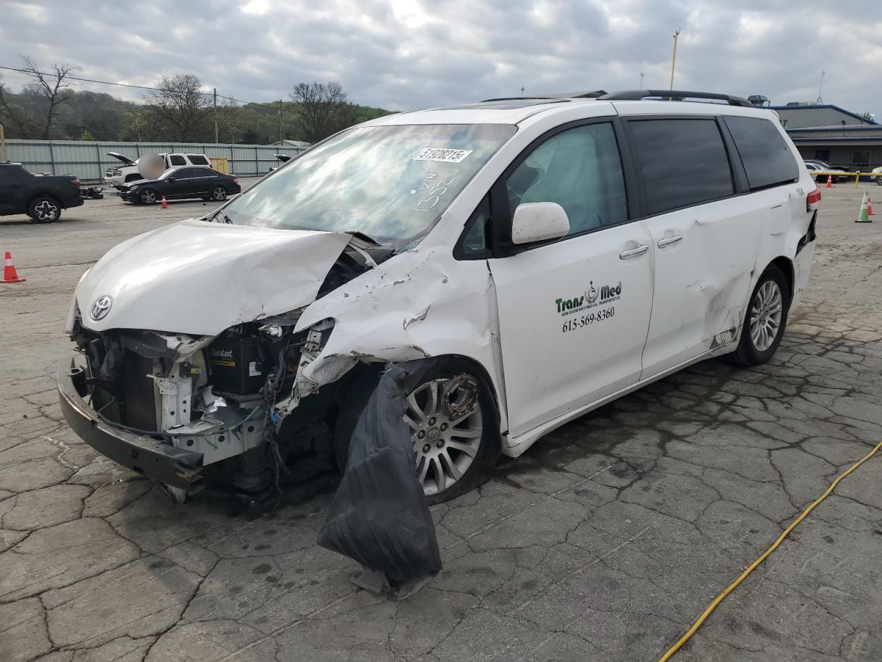 TOYOTA SIENNA XLE 2011