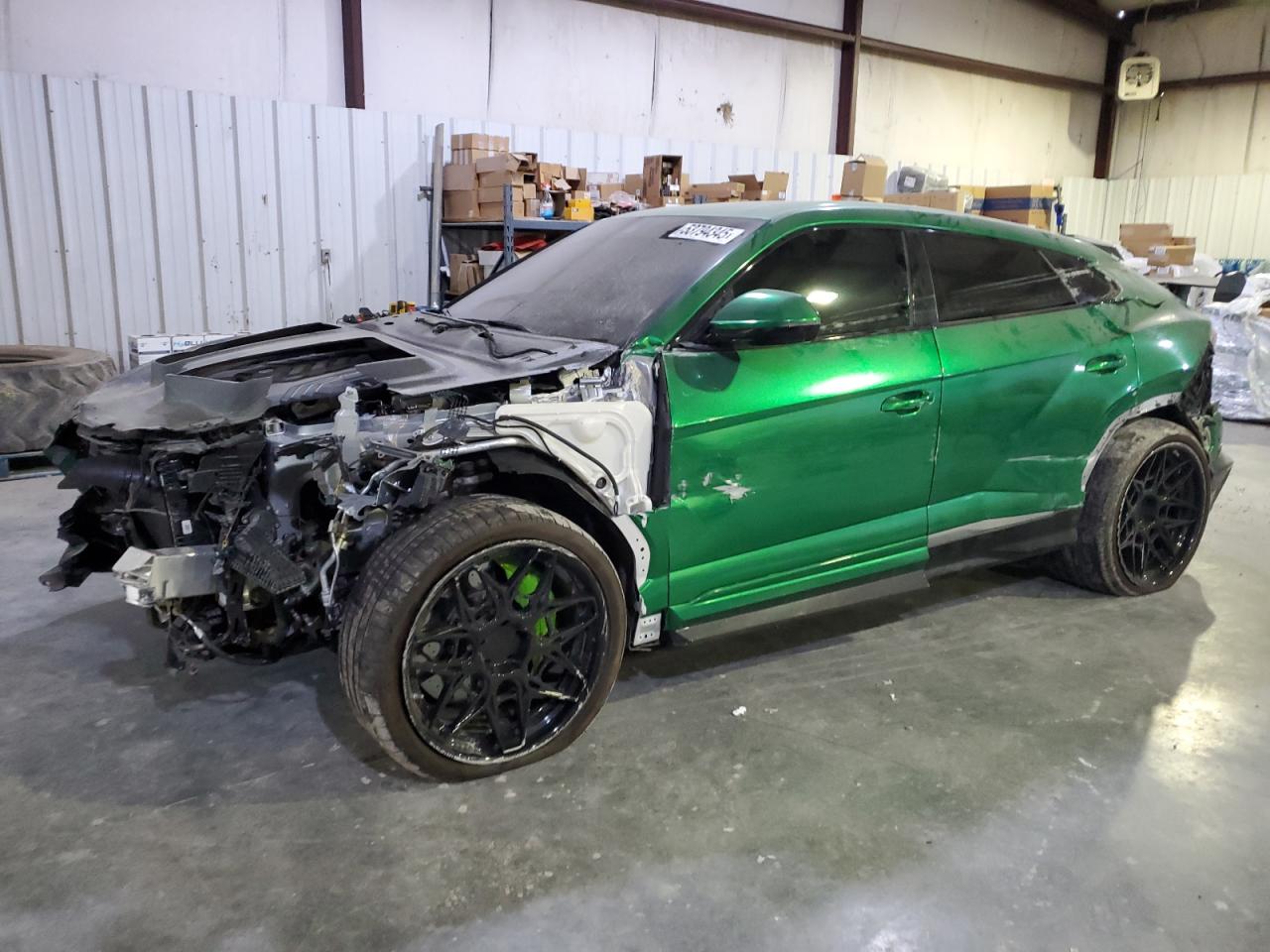 LAMBORGHINI URUS 2022