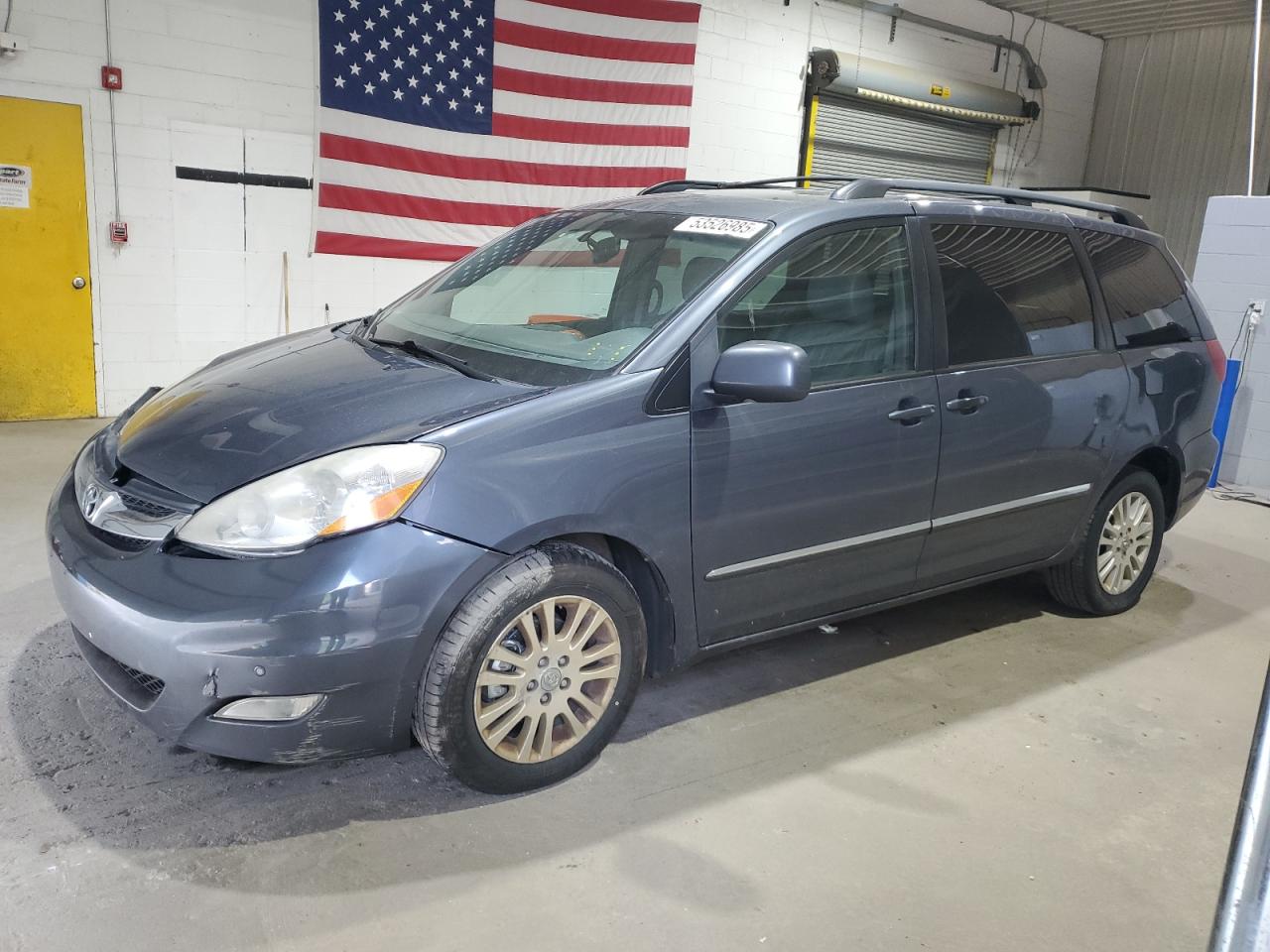 TOYOTA SIENNA 2009