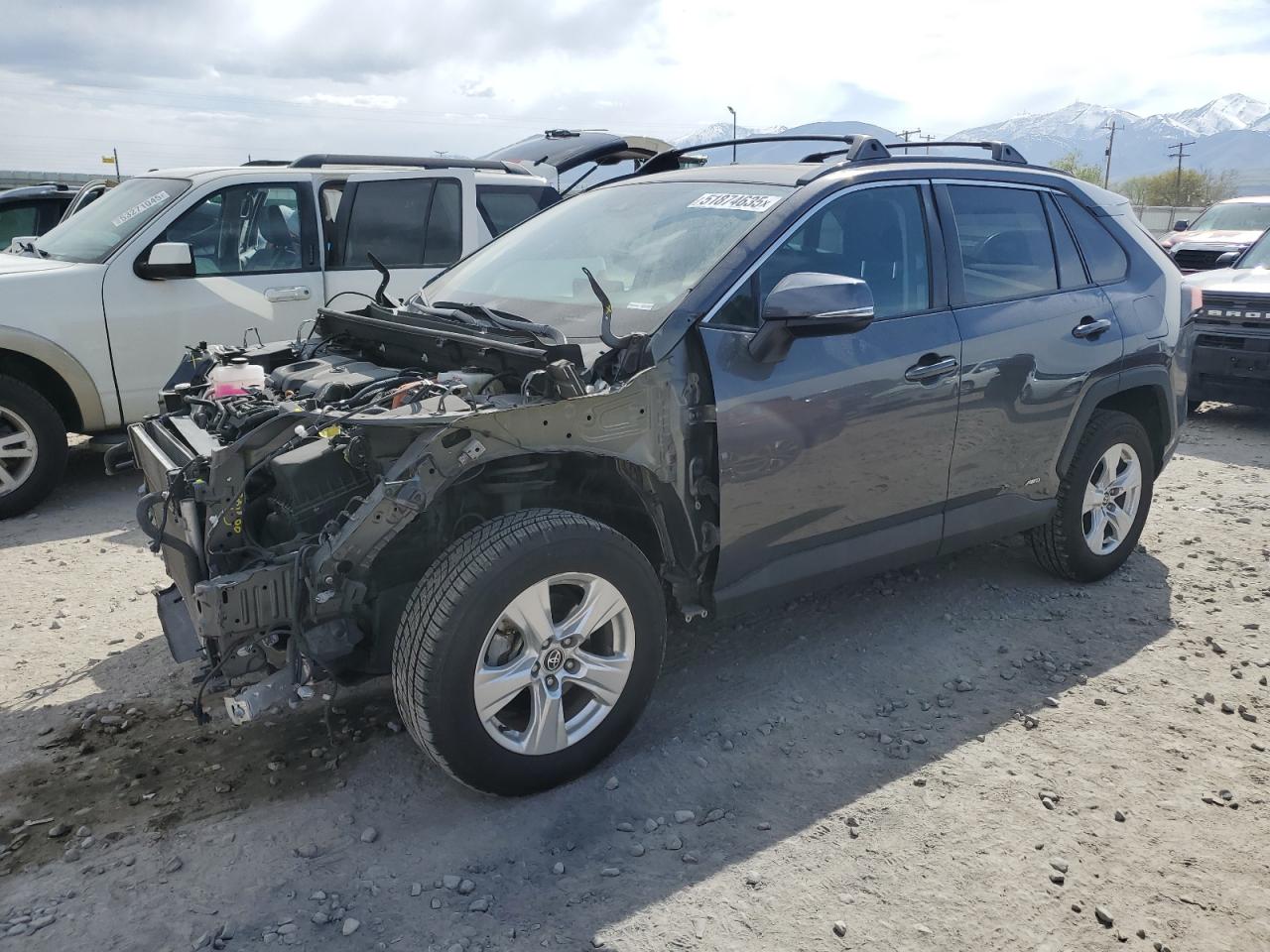 TOYOTA RAV4 XLE 2021