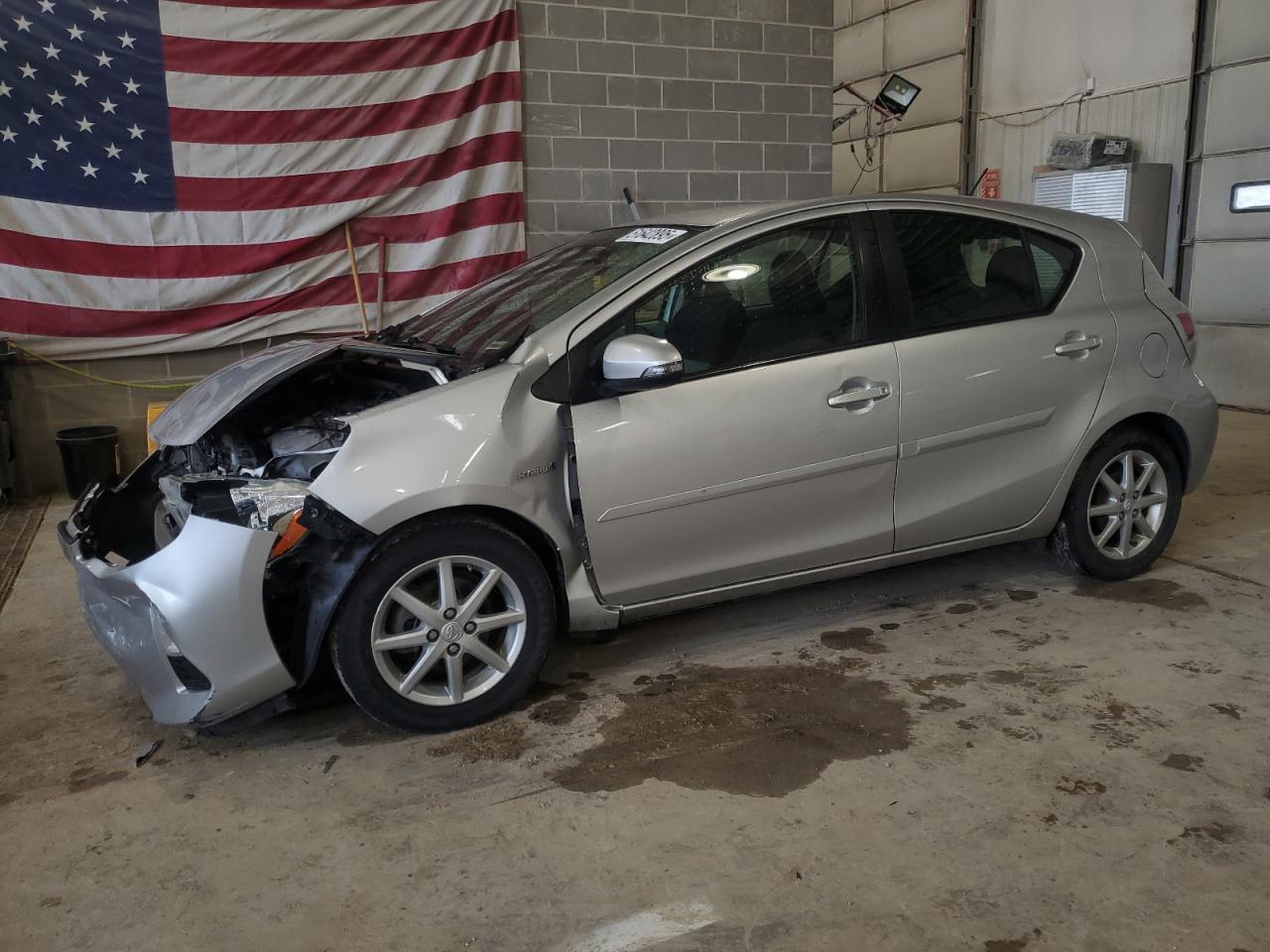 TOYOTA PRIUS C 2013