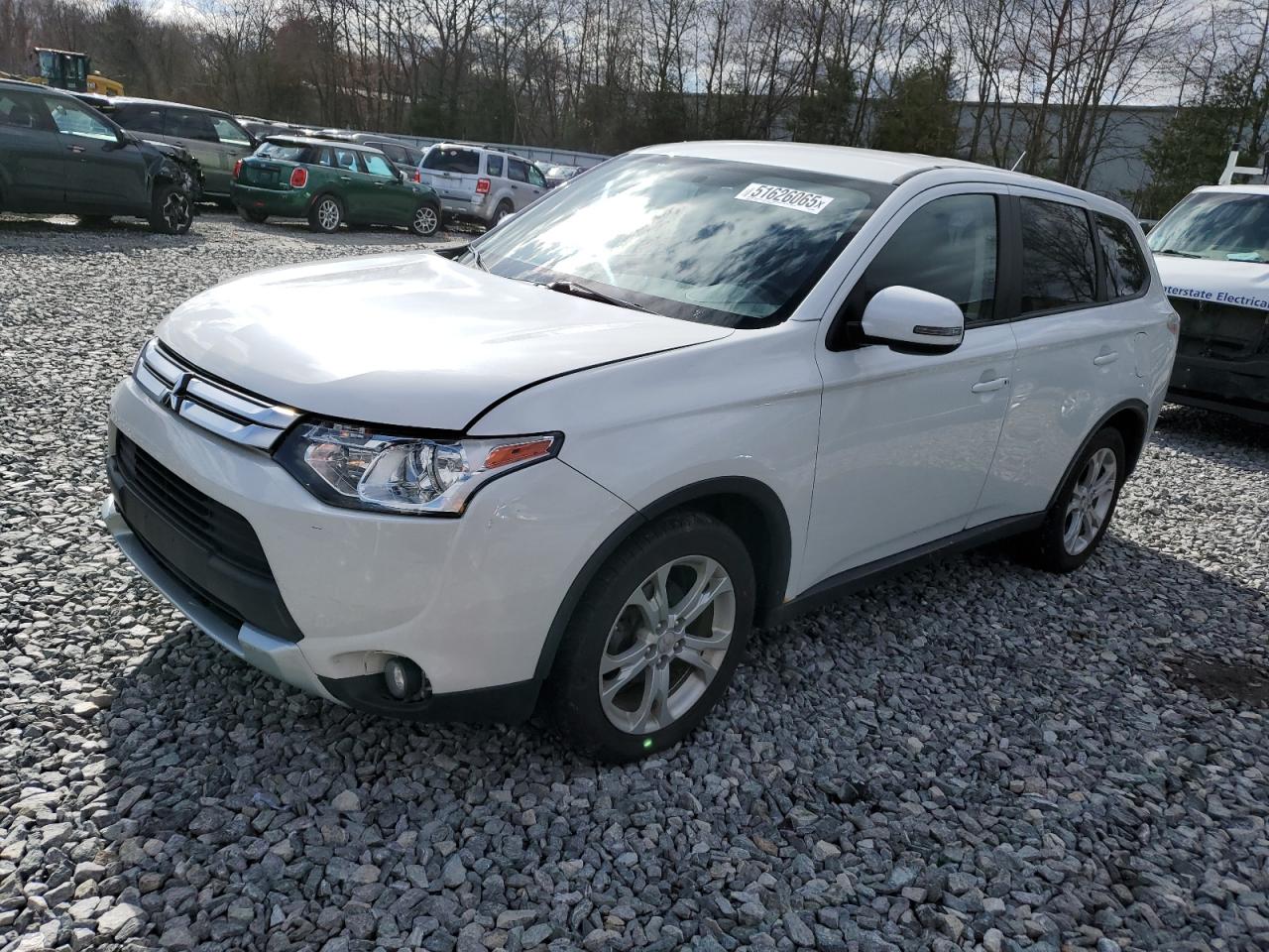 MITSUBISHI OUTLANDER 2015