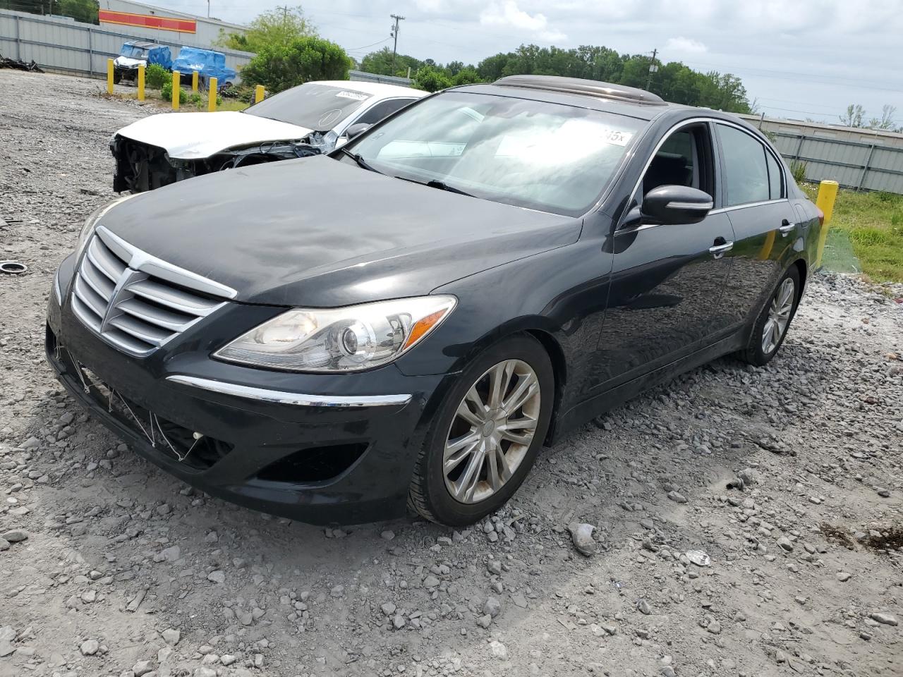 HYUNDAI GENESIS 3. 2012