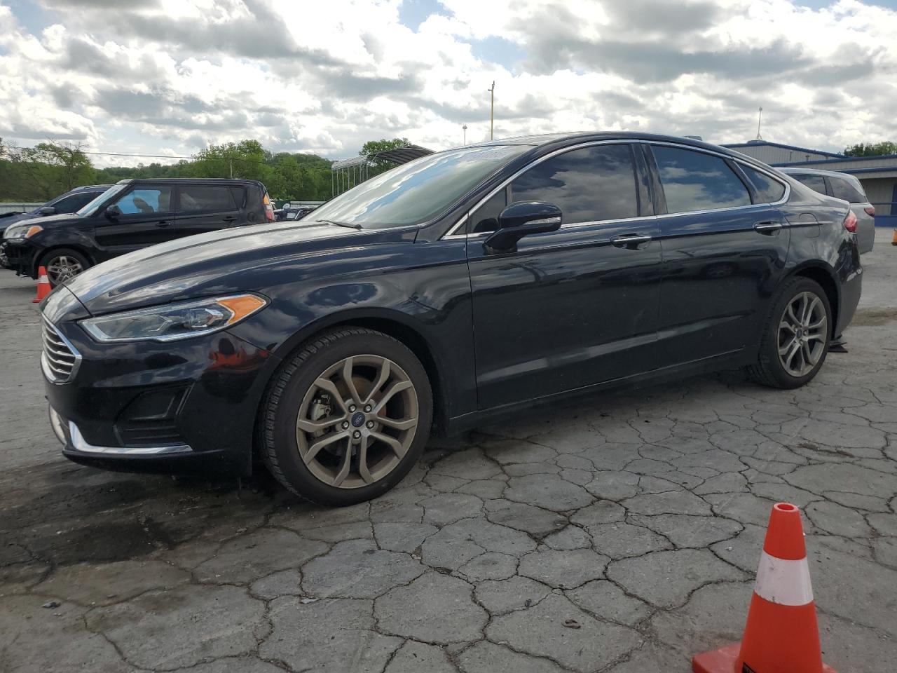 FORD FUSION 2019