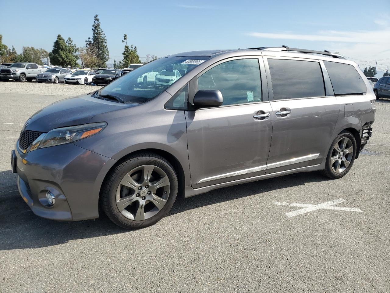 TOYOTA SIENNA 2016