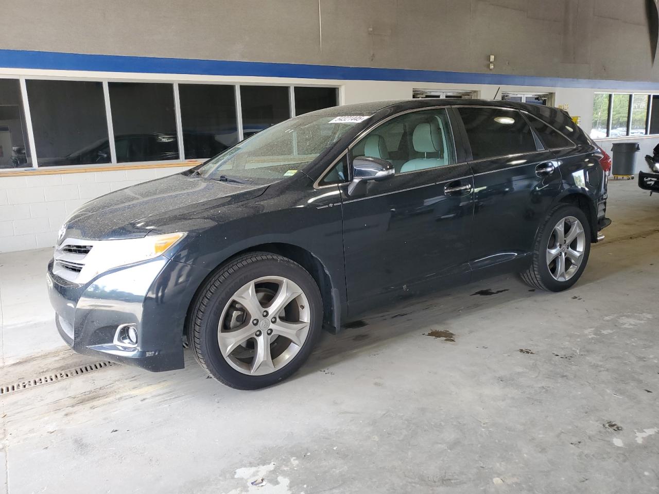TOYOTA VENZA LE 2013